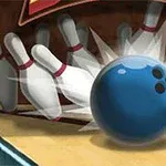 Modrá bowlingová guľa zráža biele kolky s červenými pruhmi na drevenej dráhe