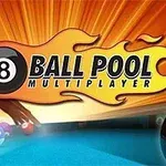 8 Ball Pool Multiplayer Logo a biliardové gule na oranžovom a modrom pozadí s plameňmi