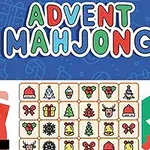 Dvaja kreslení Santa Clausovia stoja vedľa herného poľa s vianočnými symbolmi a pestrofarebným nápisom Advent Mahjong na modrom pozadí