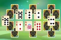 Pomôž mimozemšťanom v hre Pyramid Solitaire