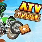 Jazdec na zelenom štvorkolke vo vzduchu s nápisom ATV Cruise na modrom pozadí