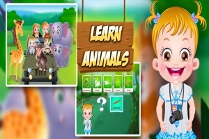 Dievčatko s blond vlasmi a fotoaparátom na krku stojí vedľa ilustrácie so zvieratami v prírode a nápisom Learn Animals