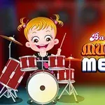 Dievčatko s bielymi a ružovými copmi usmievajúce sa pri hračke bubnov so svetlým nápisom Musical Melody na oranžovo-červenom pozadí