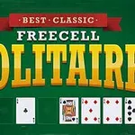 Zelené pozadie s nápisom Best Classic Freecell Solitaire a kartami rôznych hodnôt zobrazenými dole