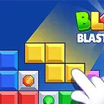 Rôznofarebné bloky ukladané na modrom pozadí, pričom biela ruka ukazuje na žlté bloky s názvom „Block Blasty Saga“ v hornej časti