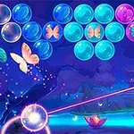 Farebná scéna s bublinami, motýľmi a svetelnými efektmi na pozadí magického lesa