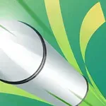 Strieborná raketa letiaca na zelenom a žltom pozadí so svetelnými efektmi