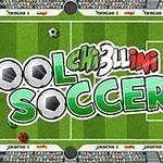 Zobrazuje nápis Pool Soccer s farebnými guľôčkami na futbalovom ihrisku