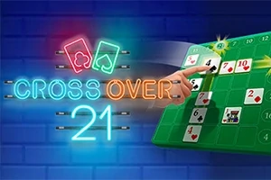 Neónový nápis CROSS OVER 21 s dvoma kartami a ženskou rukou ukazujúcou na hracie pole s kartami