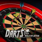 Šípky zapichnuté v terči s farebnými segmentmi, s nápisom Darts Pro Multiplayer v popredí