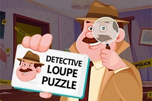Detektív s fúzami drží kartu s textom Detective Loupe Puzzle a lupou, v pozadí miestnosť s policajnými páskami