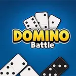 Na modrom pozadí sú rozložené domino kocky s nápisom Domino Battle v strede