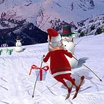 Santa na lyžiach sa pohybuje po zasneženej krajine s darčekmi a snehuliakmi