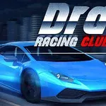 Modré športové auto na pozadí mestských svetiel s nápisom Drag Racing Club