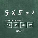 Na tabuli je kriedou napísaný matematický príklad 9 x 5 = ?