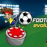 Kreslená postava odkopáva loptu so šachovnicovým vzorom smerom k vlajke a jamke na zelenej tráve, s nápisom FOOTGOLF evolution