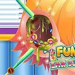 Animovaná ilustrácia s dieťaťom, na ktorého uchu sú farebné nástroje a text FUNNY EAR SURGERY