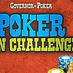 Farebné pokerové žetóny na červenom pozadí s výrazným nápisom POKER WIN CHALLENGE