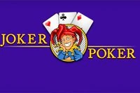 Kasínová hra s pokerovými kartami, ktorá pripomína automaty.