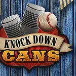 Plechovky a baseballová loptička na drevenom pozadí s ozdobným nápisom v strednej časti