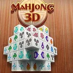 Trojrozmerná pyramída z mahjong kociek s rôznymi symbolmi na drevenom pozadí