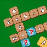 Obrázok zobrazuje drevené dlaždice s matematickými rovnicami a symbolmi otáznika na zelenej ploche