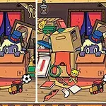 Srovnávacia ilustrácia dvoch identických obrázkov preplnenej miestnosti s pohľadom na rôzne hračky a predmety, vrátane futbalovej lopty, plyšového medvedíka a schované stvorenie s klobúkom