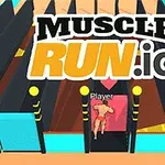 Postava v hre prechádza farebnými bránami s nápisom MUSCLE RUN