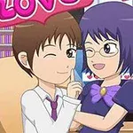 Dve anime postavy v kancelárskom prostredí s počítačmi v pozadí, s jedným z nich jemne naznačujúcim utíšenie