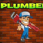 Kreslený inštalatér v modrej uniforme s veľkým kľúčom v ruke stojí pred tehlovou stenou s nápisom PLUMBER hore
