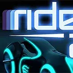 Nápis rider 2 svieti modrou farbou s futuristicky vyzerajúcimi motorkami v popredí