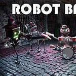 Robotická kapela so štyrmi robotmi hrá na rôzne hudobné nástroje na kamennej ulici