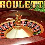 Ruleta v 3D zobrazení s číslami a loptou na drevenom stole