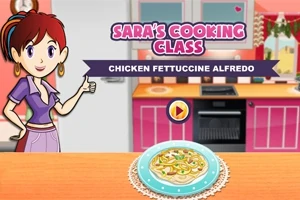 Kreslená postava ženy v kuchyni stojí vedľa taniera s kuracími fettuccine Alfredo na drevenom stole, s názvom Saras Cooking Class v pozadí