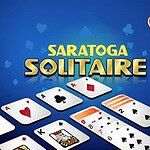 Na modrom pozadí sú rozložené hracie karty s textom Saratoga Solitaire