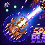 Oranžová vesmírna loď s energetickým štítom bojuje proti veži strieľajúcej laser na pozadí asteroidu, s textom Space Blaze II