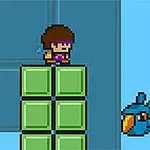Pixelová postava stojí na zelených kockách oproti modrému vtákovi