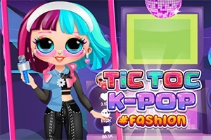 Postavička s farebnými vlasmi a výraznými okuliarmi drží mikrofón pred farebným nápisom TIC TOC K-POP #FASHION v pozadí s diskotékovou guľou