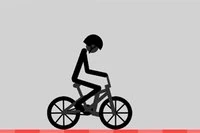Jazdí na bicykli s trikom na zadnom kolese ako výzvou